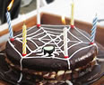 Spindelvävstårta - en bra tårta till Halloween eller Spiderman kalas